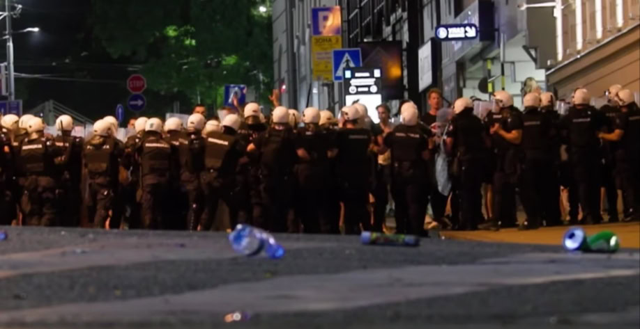 Policija razbijala blokade, privodila studente i građane, više povređenih