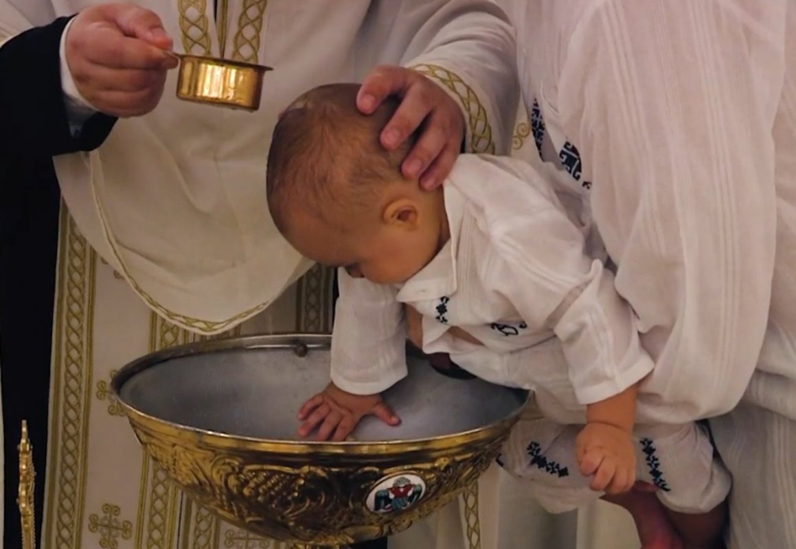 Sveta tajna krštenja: Veliki dan u životu svakog hrišćanina