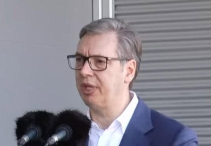 Vučić o požarima: Situacija znatno bolja i zbog kiše, najvažnije da ljudi što pre dobiju kuće