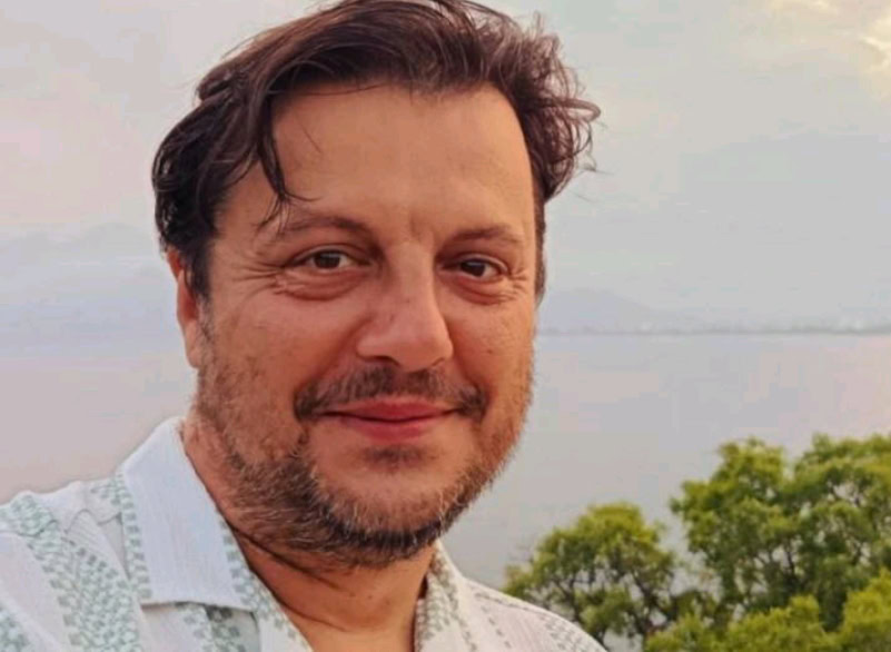 "Ustao sam, oborio ga, oduzeo mu telefon i držao mu ruke do sletanja": Oglasio se Srbin heroj iz aviona