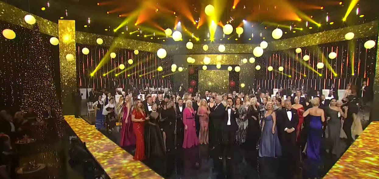 Penzionerke, a pevaju punom parom: Evo koliko srpske pevačice dobijaju od države