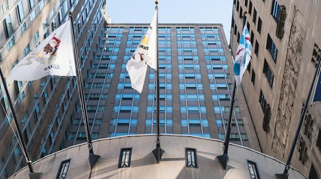 Illinois među 20 država koje tuže DOJ zbog imigracionih uslova za fondove žrtava