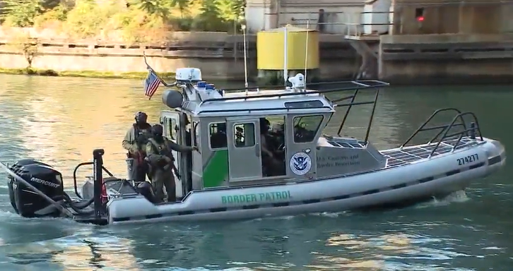 Naoružani agenti na reci u srcu Čikaga: Šta se krije iza misteriozne operacije “Midway Blitz”?