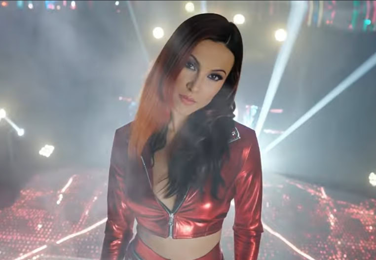 Ima dima, ima i vatre: Vratila se Ivana Banfić (VIDEO)