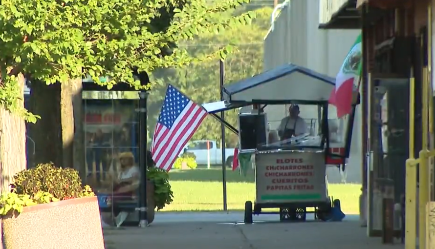 Strah na ulicama Čikaga: Ulični prodavci beže od ICE racija dok zajednica prikuplja pomoć