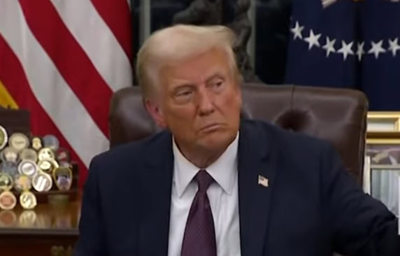 Američki psihijatar tvrdi: Trump pokazuje znake demencije, predsednik negira