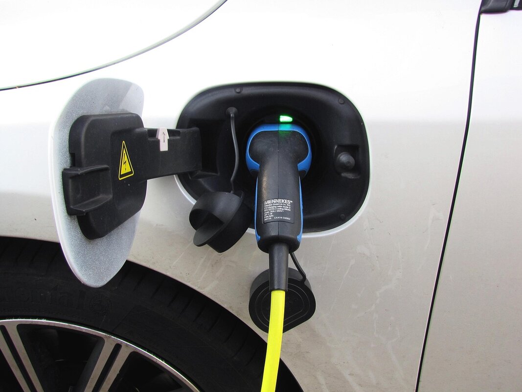 Kredit do $7,500 za nova električna i plug-in hibridna vozila: Da li ispunjavate uslove?