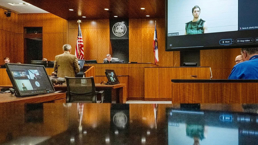 Robinson izašao pred sud: ubica Charlie Kirka negira krivicu 