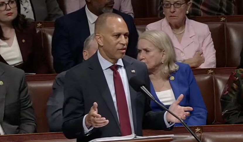 Politička borba u Čikagu: Hakeem Jeffries traži promenu kongresnih mapa u Ilinoisu da bi osnažio demokrate