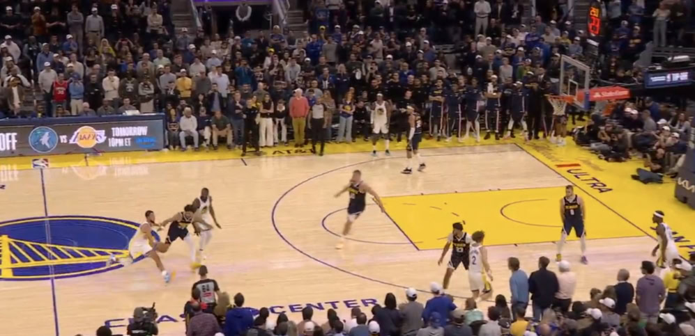 Kari i Voriorsi upropastili istorijsko veče Arona Gordona i tripl-dabl Nikole Jokića