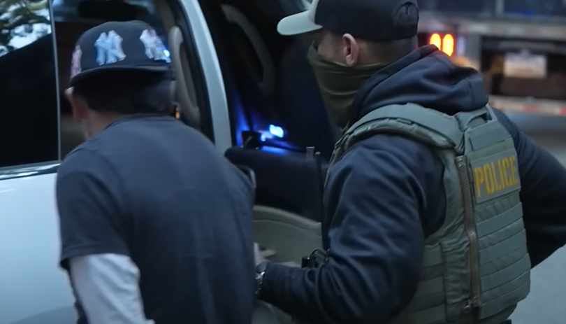 ICE sve češće hapsi imigrante bez krivičnog dosijea – šta se dešava sa Trump-ovom politikom deportacija?
