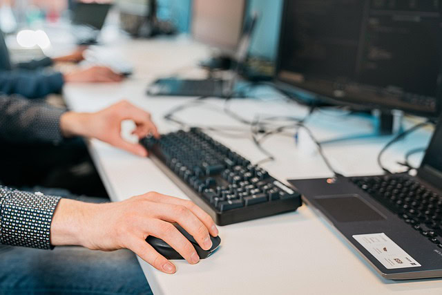 Novi javni panel otkriva dramatičan porast zahteva za pravnu pomoć imigrantima u Čikagu