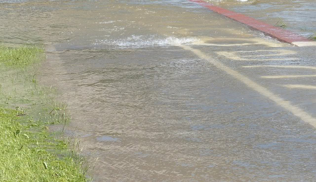 Trump odbio pomoć Ilinoisu nakon razornih poplava – Pritzker uzvraća žalbom