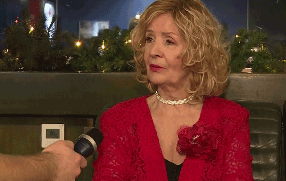 Lepa Lukić otkrila tajnu svoje večne mladosti: “Nikada nisam radila botoks, a mesečno plaćam samo 50 evra!”