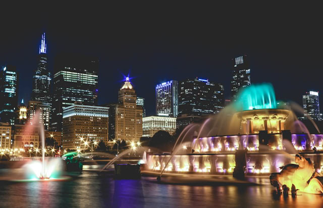 Spektakularna svetlosna predstava na Buckingham fontani završava se na Noć veštica