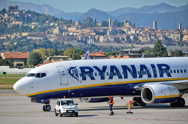 Zbogom papiru: Ryanair uvodi isključivo digitalne karte – evo šta to znači za putnike