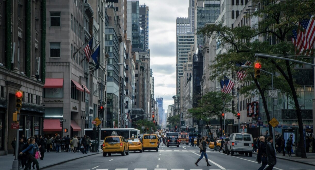 Trump ukida pomoć: Guvernerka Njujorka proglasila vanredno stanje zbog nestanka bonova za hranu