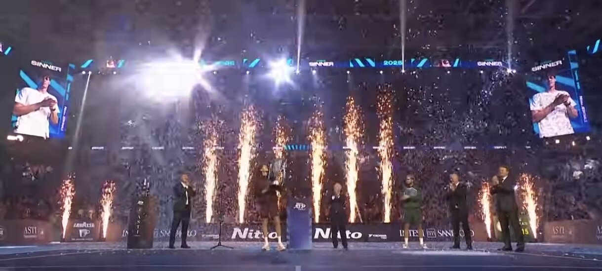 Sinerova noć u Torinu, Alkaraz nemoćan u finalu sezone