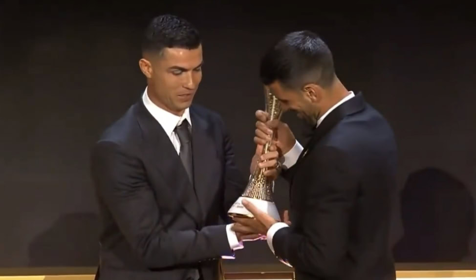 Đoković dobio specijalnu nagradu u Dubaiju, uručio mu je Kristijano Ronaldo