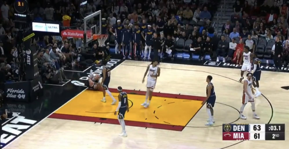 Jokić povredio koleno, Majami ubedljiv protiv Denvera uz odličnu partiju Jovića