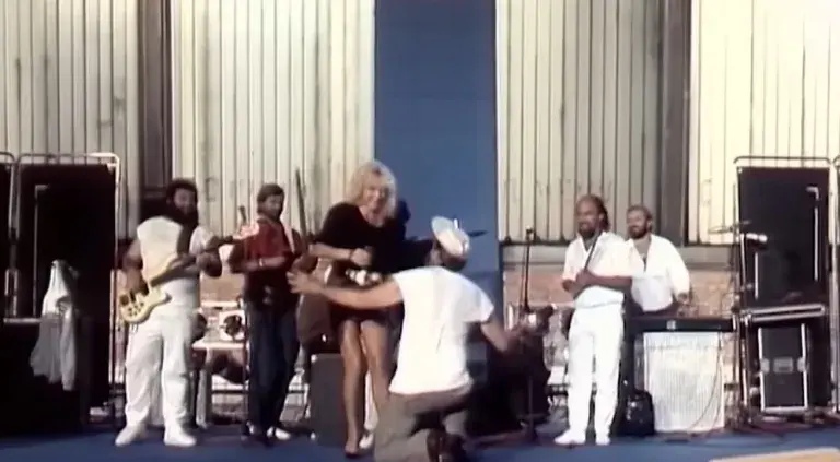 Otkrivena tajna pesme „Udri, Mujo“: Brena nije želela da je peva