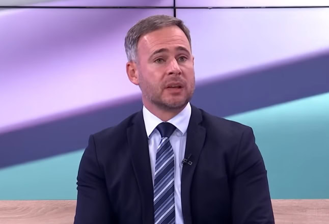 Aleksić: Vučić neće pomeriti šatorsko naselje jer se plaši naroda