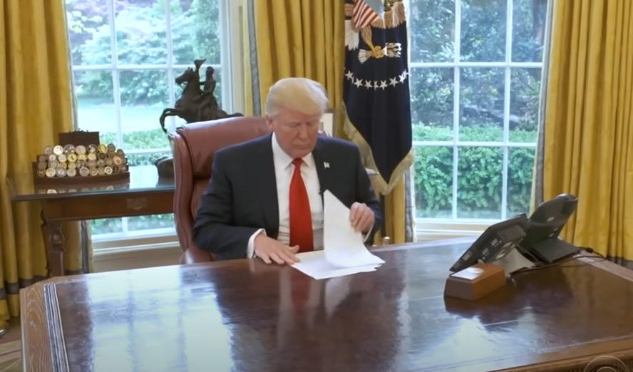 Trump povukao drastičan potez: Suspendovana Green card lutrija