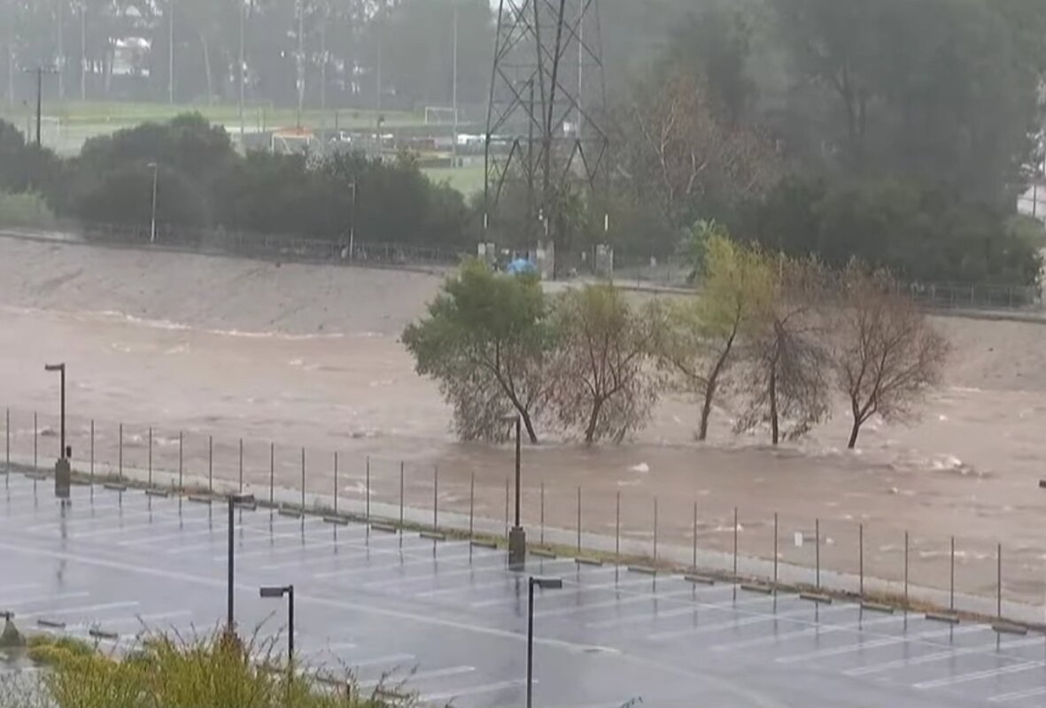 Kalifornija pod vodom: Razorne poplave u Los Anđelesu primorale vlasti na evakuacije tokom božićnih praznika