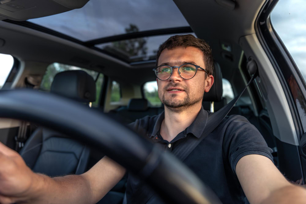 Najštetnije vozačke navike koje uništavaju vaš automobil i prazne novčanik