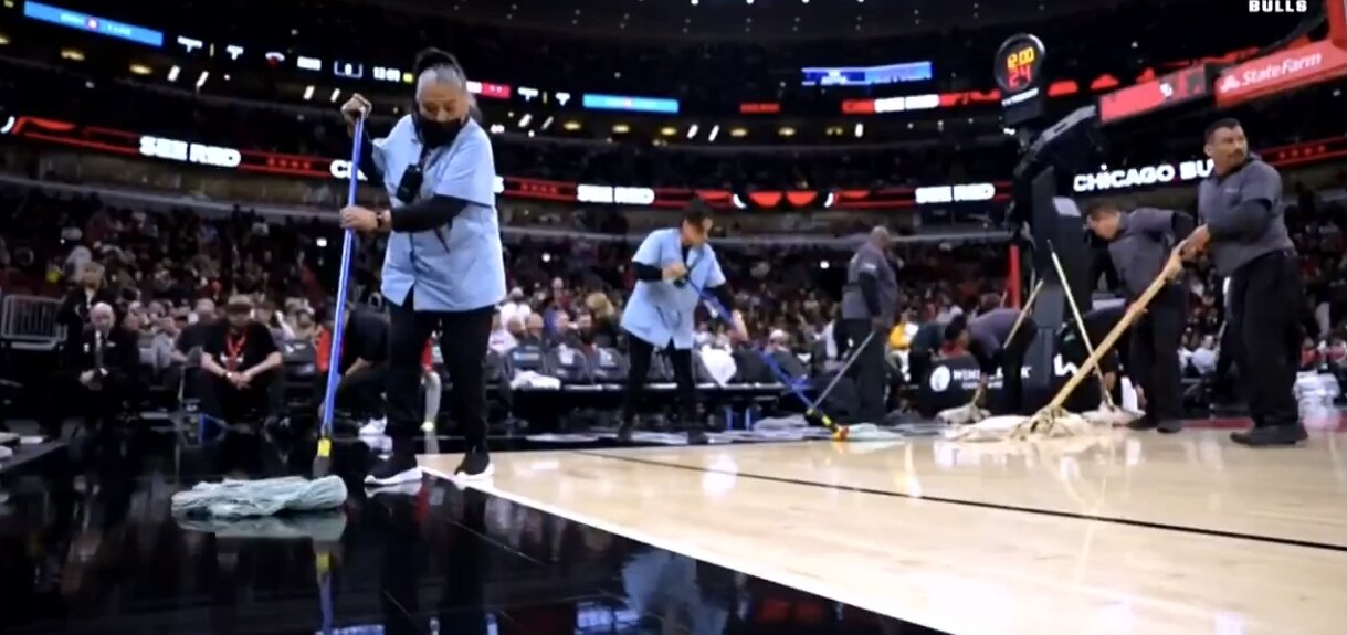 Nezapamćeni presedan u NBA ligi: Zbog vlage meč Čikaga i Majamija nije odigran