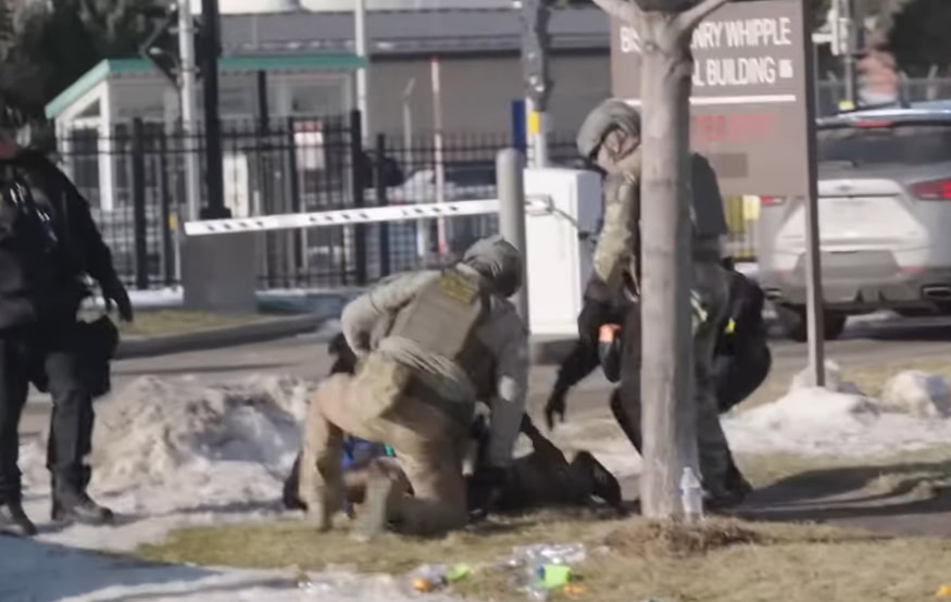 Trump zapretio izvođenjem vojske na ulice: "Primeniću Zakon o pobuni ako se nastave napadi na ICE"