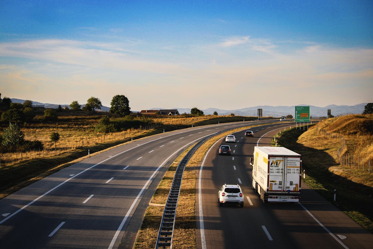 Objavljena nova pravila za vozače kamiona iz Srbije u Šengenu: Prevoznici dobijaju posebne vize?