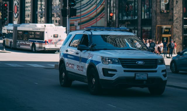 Čikago traži novu kontrolu nad policijom: Grad sprema istrage zbog moguće saradnje sa ICE