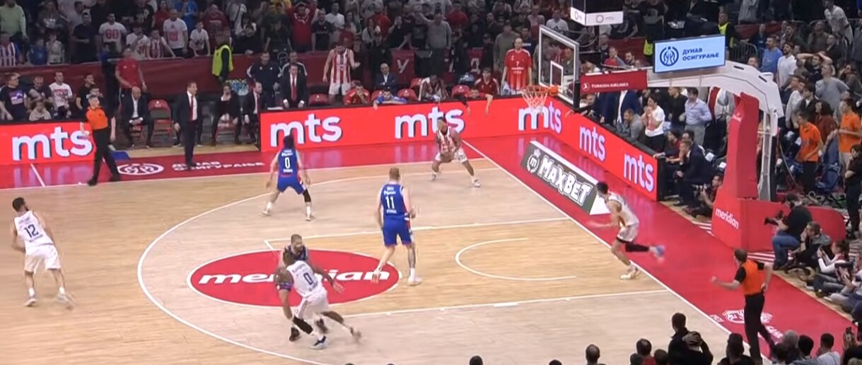 Zvezda srušila Efes u Areni za veliki korak ka plej-ofu Evrolige