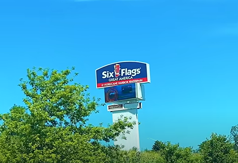 Six Flags Great America zapošljava: Više od 3.000 poslova otvoreno — Plata do $19 po satu i brojne pogodnosti