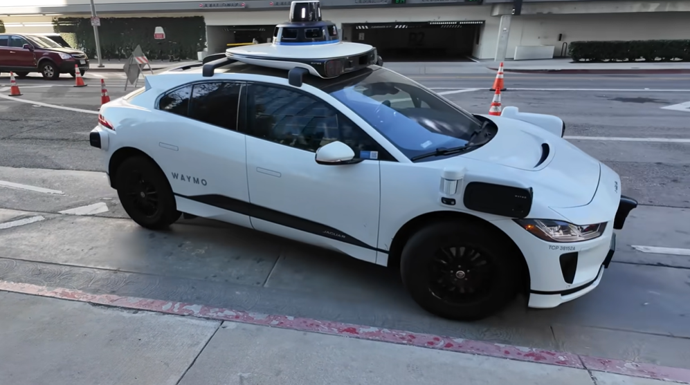 Robotaksi uskoro na putevima - Waymo stiže u Čikago