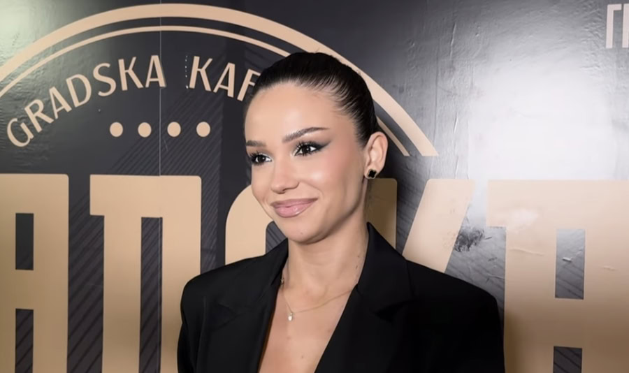 Breskvica se seli: Mesecima u tajnosti gradila kuću