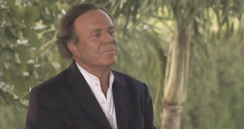 Odbačena tužba protiv Hulija Iglesijasa, pevač tuži novinare zbog „nameštaljke sa glumicama“