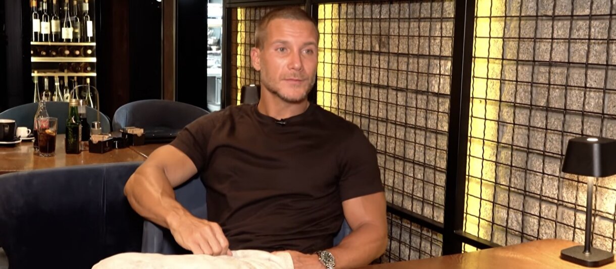 Saša Kovačević postaje tata: Pevač i njegova verenica čekaju bebu