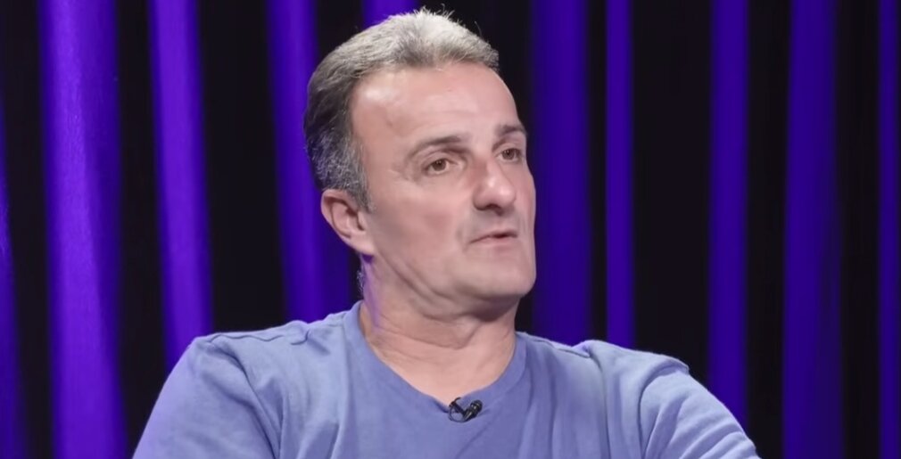 Da smo imali decu, ne bismo se razveli: Pevač ostavio ženu, pa u petoj deceniji dobio prvog sina