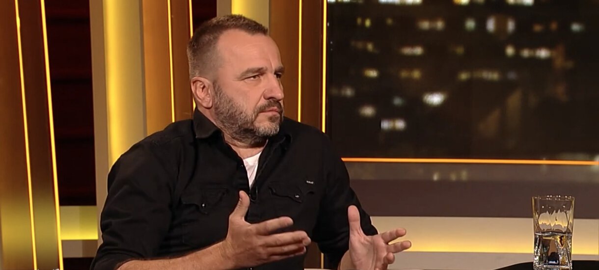 Nenad Jezdić usred predstave vikao na čoveka iz publike: Skloni to iz ruke