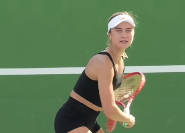 Otac iz Leskovca, majka iz Splita, a mentor Novak Đokovic: Ko je Iva Jović, novo čudo svetskog tenisa?