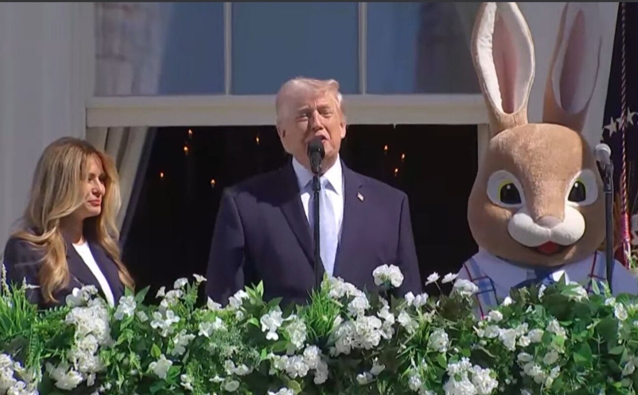 Bizarna proslava Uskrsa u Beloj kući: Trump o ratu u Iranu pred decom i uskršnjim zekom (VIDEO)