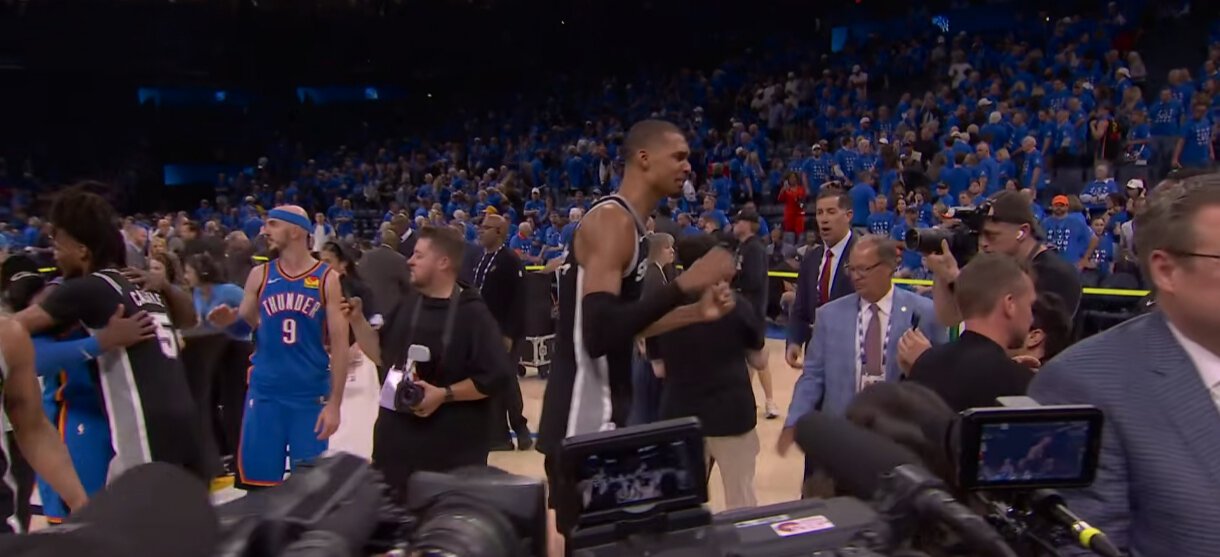 Sparsi svrgnuli šampiona: San Antonio prvi put u velikom NBA finalu, Srbi u Čikagu oduševljeni!
