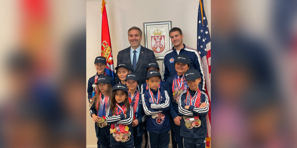 AMERIKA APLAUDIRA SRPSKIM ŠAMPIONIMA! Posle 20 medalja u Teksasu, heroje iz Čikaga primio Generalni konzul Srbije