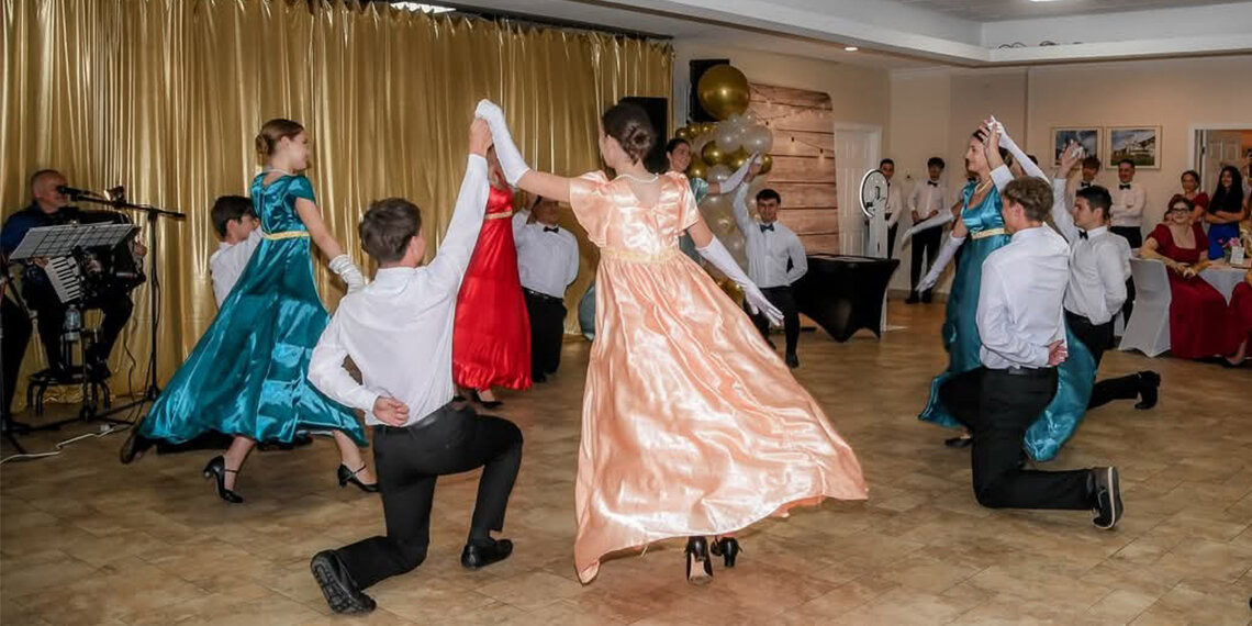 SRPSKI BAL KOJI JE RASPLAKAO DIJASPORU! „Bistra voda“ iz Floride čuva srpsku tradiciju daleko od otadžbine