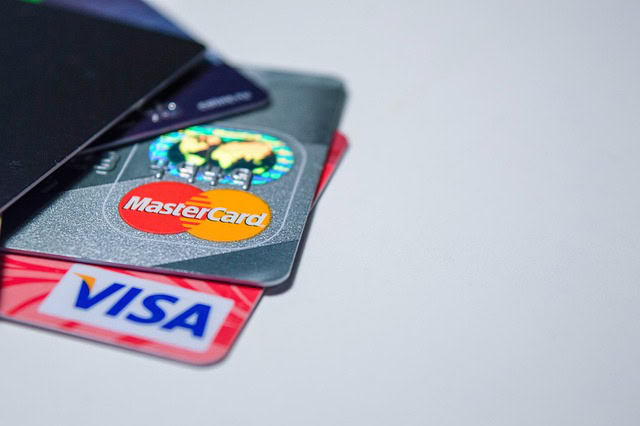 Više od 2.000 platnih kartica završilo na dark webu nakon internet prevara