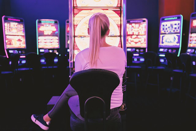 Čikago želi da zabrani “sive” slot mašine – Kazne do $2.000 i oduzimanje opreme
