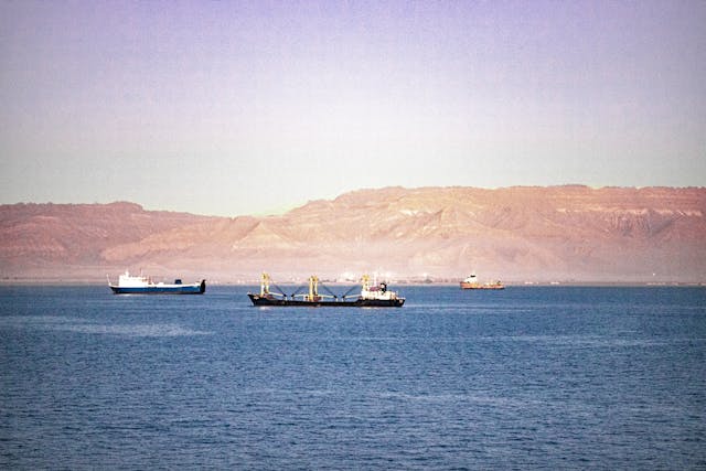 Iran uvodi novi režim u Ormuskom moreuzu: Ko ne plati – ne prolazi