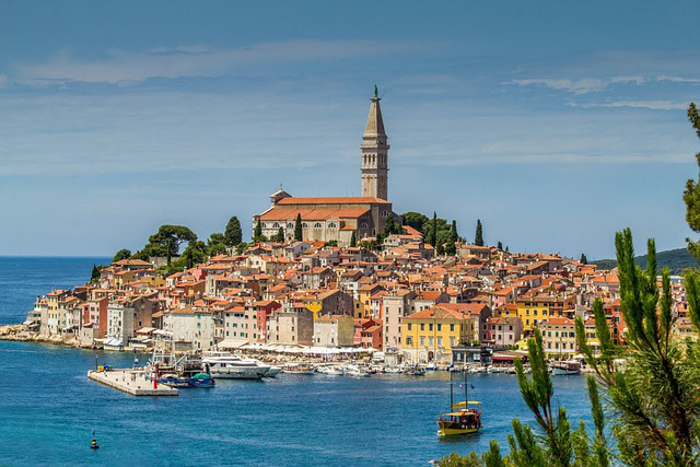 Turisti preplavili Rovinj: Grad uvodi drastične mere koje će promeniti letovanja